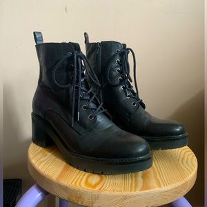 Floyd heeled leather boots W size 9